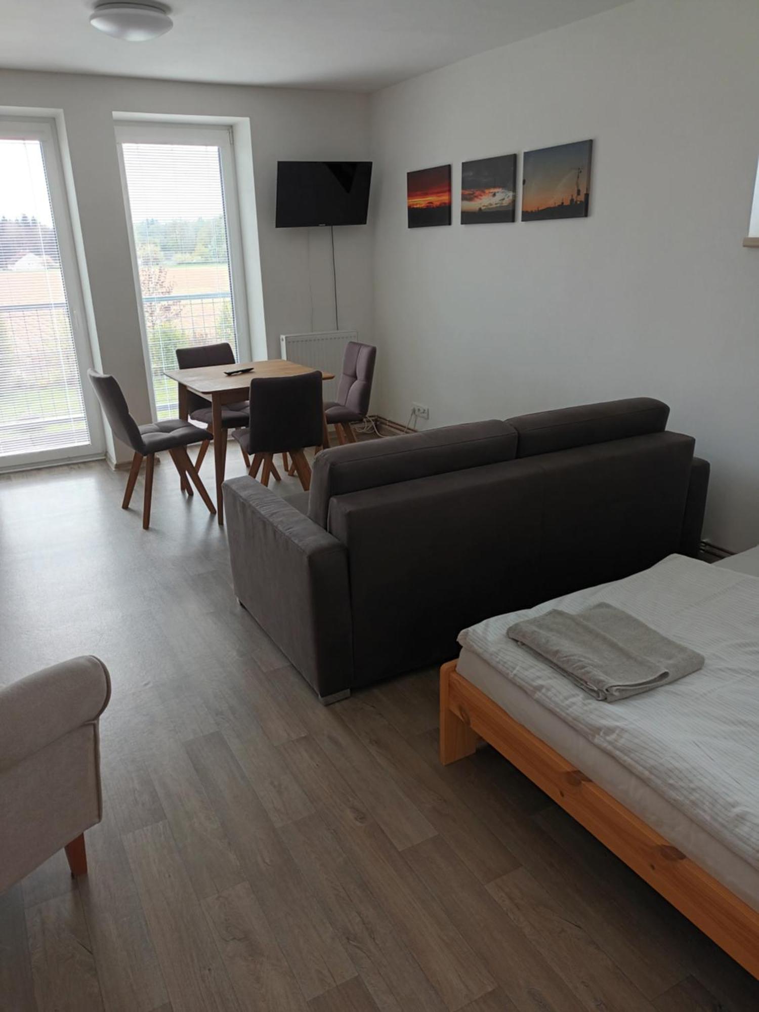 Apartamento Penzion Na Samotách Jindřichův Hradec Exterior foto